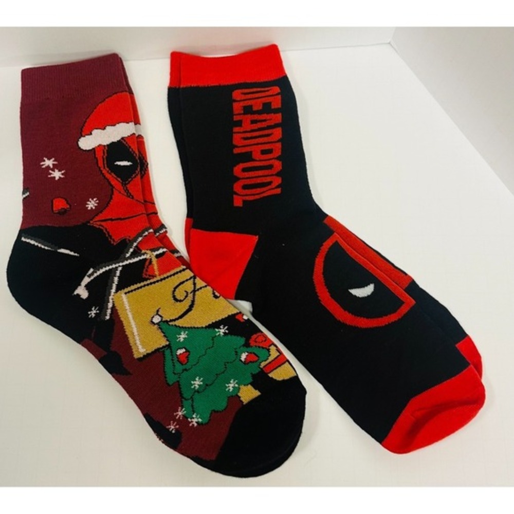 Marvel‎ Deadpool Logo and Deadpool Christmas Graphic Mens Red & Black Crew Socks